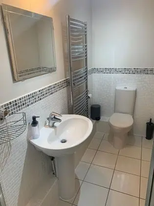 Basic Apart Daire, Banyolu/Duşlu, Nehir Manzaralı (Penthouse 27 Skipper Way)
