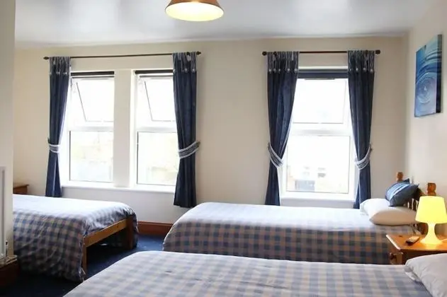 Standard Üç Kişilik Oda, 3 Tek Kişilik Yatak