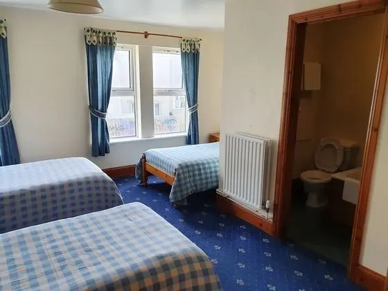 Standard Üç Kişilik Oda, 3 Tek Kişilik Yatak