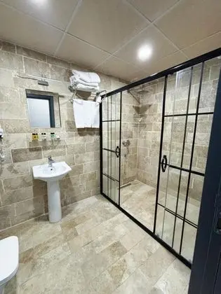 Triple, Şehir Manzaralı