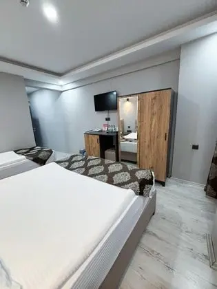 Triple, Şehir Manzaralı