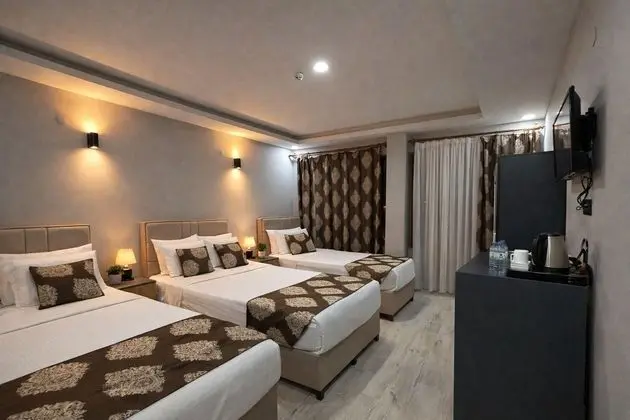 Triple, Şehir Manzaralı