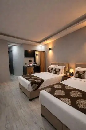 Triple, Şehir Manzaralı