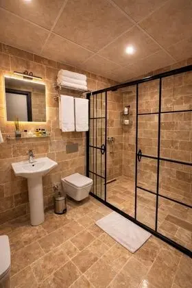 Triple, Şehir Manzaralı
