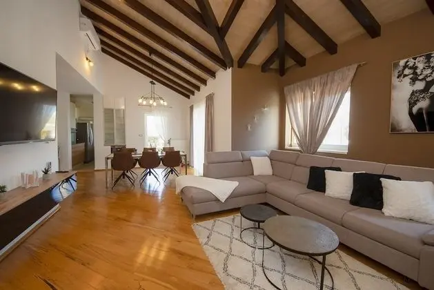 Villa (Three Bedroom Villa with Swimming poo)