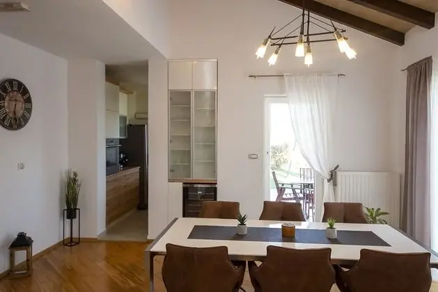 Villa (Three Bedroom Villa with Swimming poo)