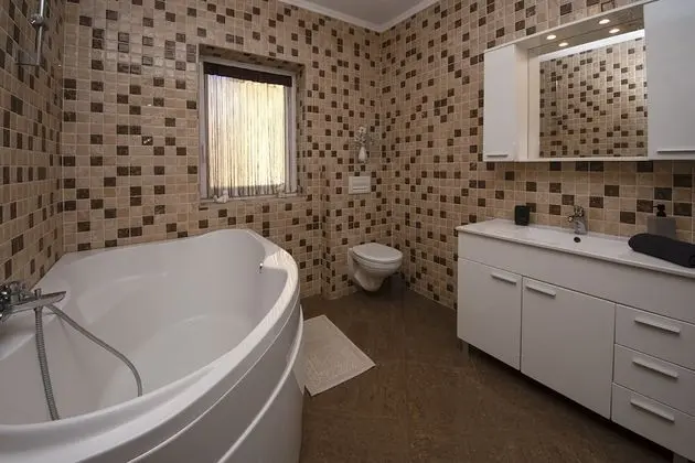 Villa (Three Bedroom Villa with Swimming poo)