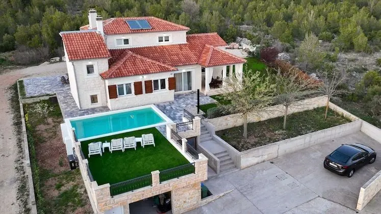 Villa (Three Bedroom Villa with Swimming poo)