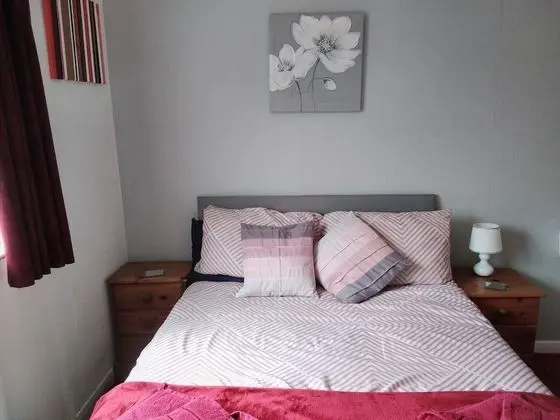 Tek Büyük Yataklı Oda, Banyolu/Duşlu, Zemin Kat (Room 11 & 12)