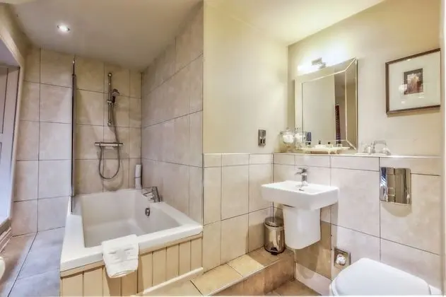 Comfort Tek Büyük Yataklı Oda
