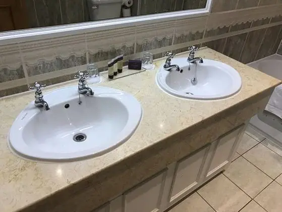 Club Tek Büyük Yataklı Oda