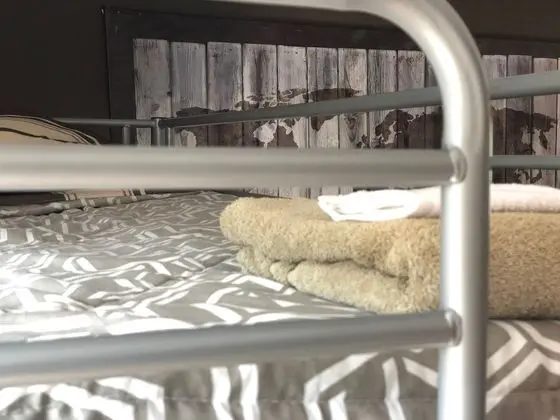 Ortak Ranzalı Oda, 1 Tek Kişilik Yatak (World Room 2)