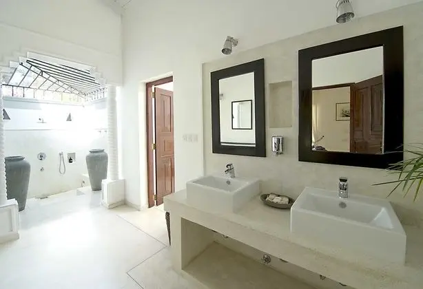 Main House Suite Room 2