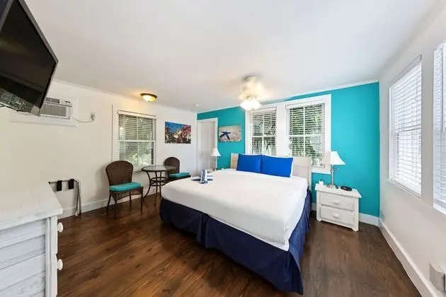 Standard Room 1 King Bed at Wicker House, 913 Duval Street