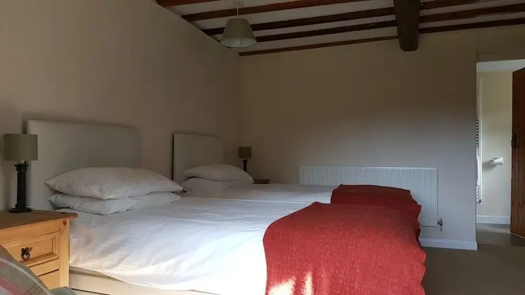 Tek Büyük veya İki Ayrı Yataklı Oda