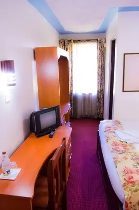 Standard Tek Büyük veya İki Ayrı Yataklı Oda, Balkon