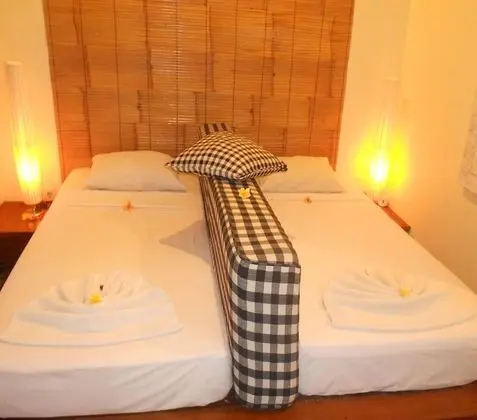 Deluxe Tek Büyük Yataklı Oda, Havuz Kenarı
