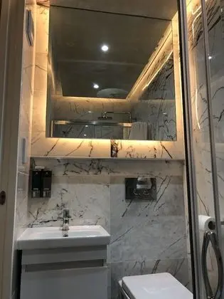 Stüdyo, Banyolu/Duşlu