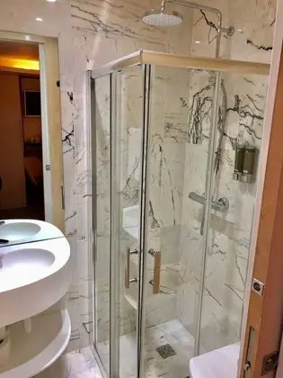 Stüdyo, Banyolu/Duşlu