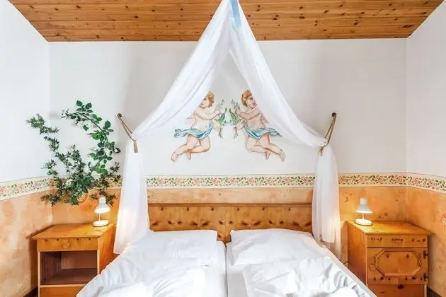 Basic Tek Büyük Yataklı Oda