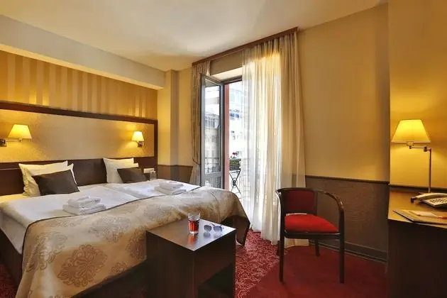 Tek Büyük Yataklı Oda, Balkon