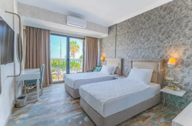 Standart Oda, Deniz Manzaralı, Balkonlu