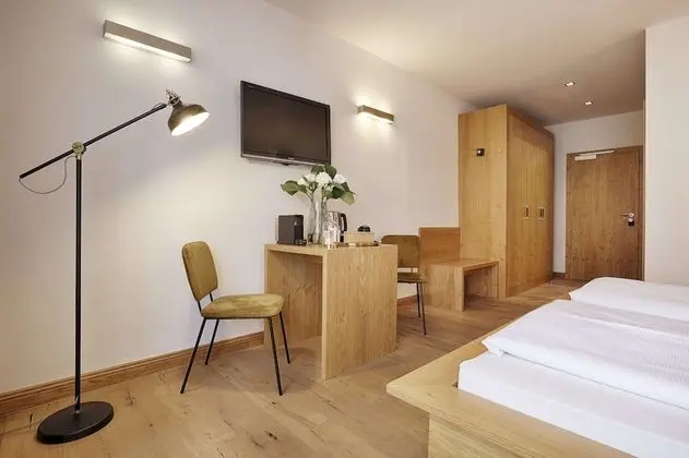 Classic Tek Büyük Yataklı Oda