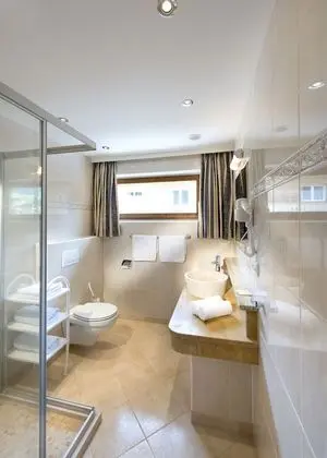 Üç Kişilik Oda, Balkon