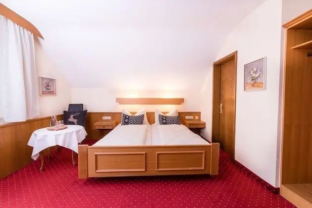 Tek Büyük Yataklı Oda, Balkon, Dağ Manzaralı