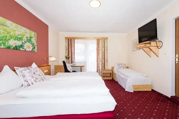 Tek Büyük Yataklı Oda, Balkon, Dağ Manzaralı