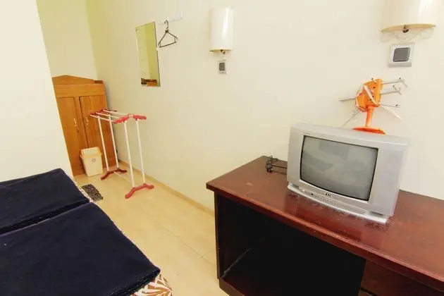 Oda Queen Size Bed