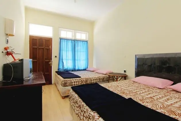 Oda Queen Size Bed