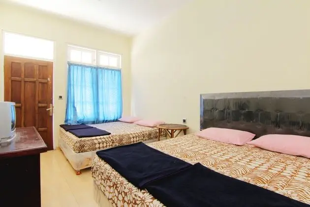 Oda Queen Size Bed