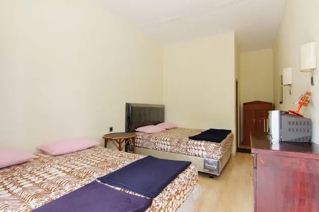 Oda Queen Size Bed
