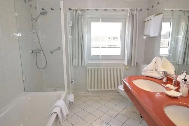 Deluxe Tek Büyük Yataklı Oda, Balkon, Deniz Manzaralı