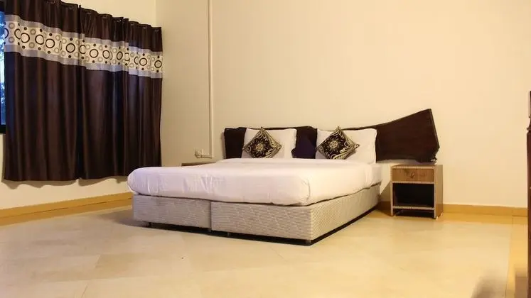 Luxury Oda