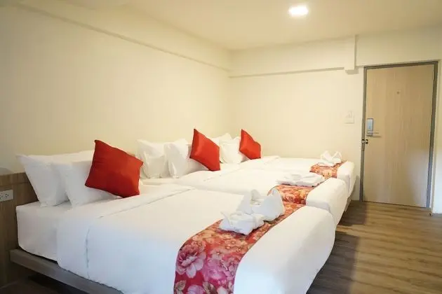 Deluxe Triple Room, Window