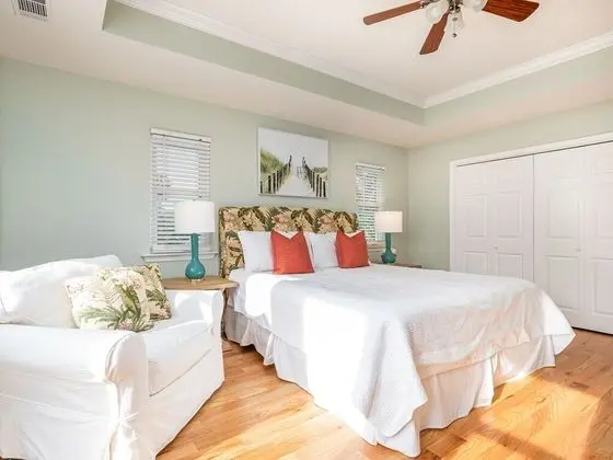 Ev, Birden Çok Yatak, Havuz Kullanımı, Havuz Manzaralı