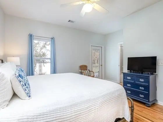 Ev, Birden Çok Yatak, Havuz Kullanımı, Havuz Manzaralı