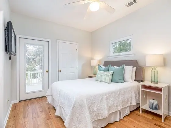 Ev, Birden Çok Yatak, Havuz Kullanımı, Havuz Manzaralı