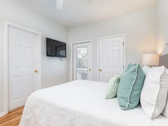 Ev, Birden Çok Yatak, Havuz Kullanımı, Havuz Manzaralı