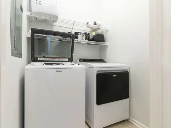 Ev, Birden Çok Yatak, Havuz Kullanımı, Havuz Manzaralı