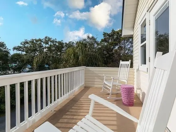 Ev, Birden Çok Yatak, Havuz Kullanımı, Havuz Manzaralı