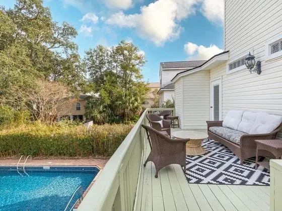 Ev, Birden Çok Yatak, Havuz Kullanımı, Havuz Manzaralı