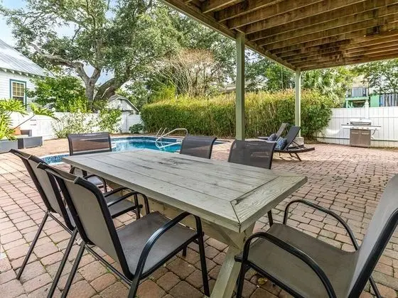 Ev, Birden Çok Yatak, Havuz Kullanımı, Havuz Manzaralı