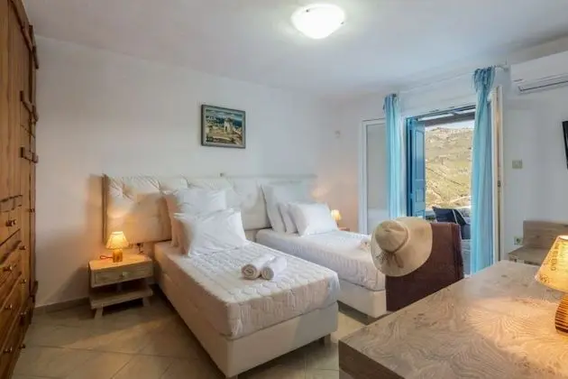 Villa, 3 Yatak Odası, Kişiye Özel Havuzlu, Deniz Manzaralı (Loukritia)