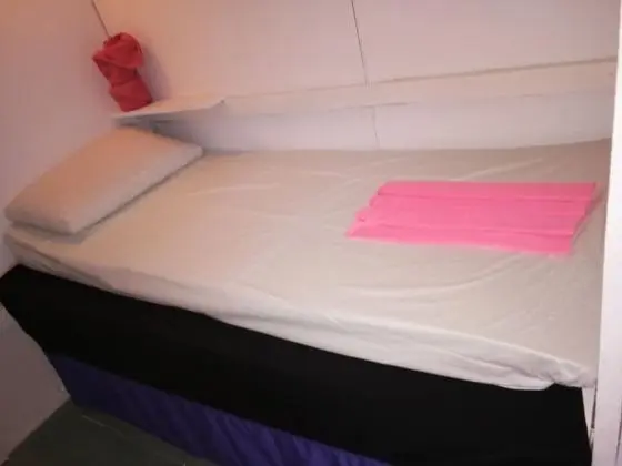 Single Cabin Mini-Room in A/C Dorm Min 1 Night