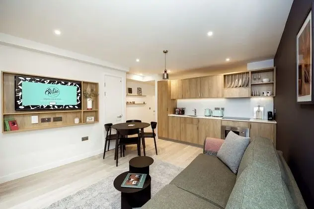 Wilde One-Bedroom Open-Plan