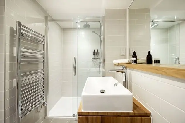Wilde One-Bedroom Open-Plan