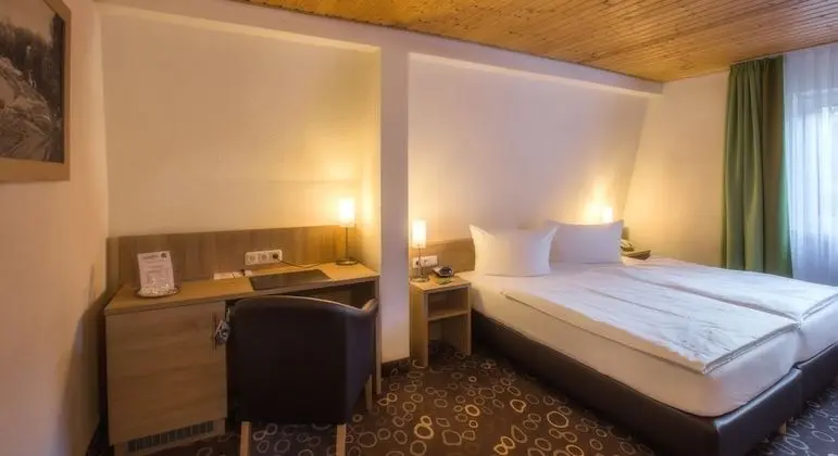 Comfort Tek Büyük Yataklı Oda